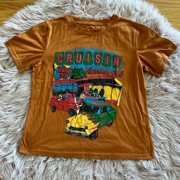 medium sized graphic tee - Picture 1 of 2